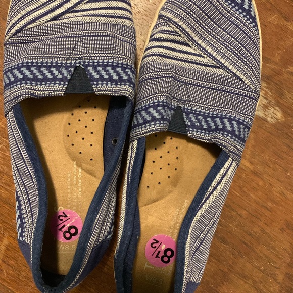 Toms Shoes - Tom’s shoes- size 8 1/2